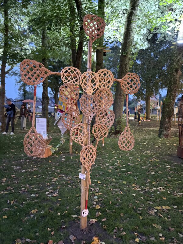 84b41d23 e374 40a7 82b7 fc9ea0744aec